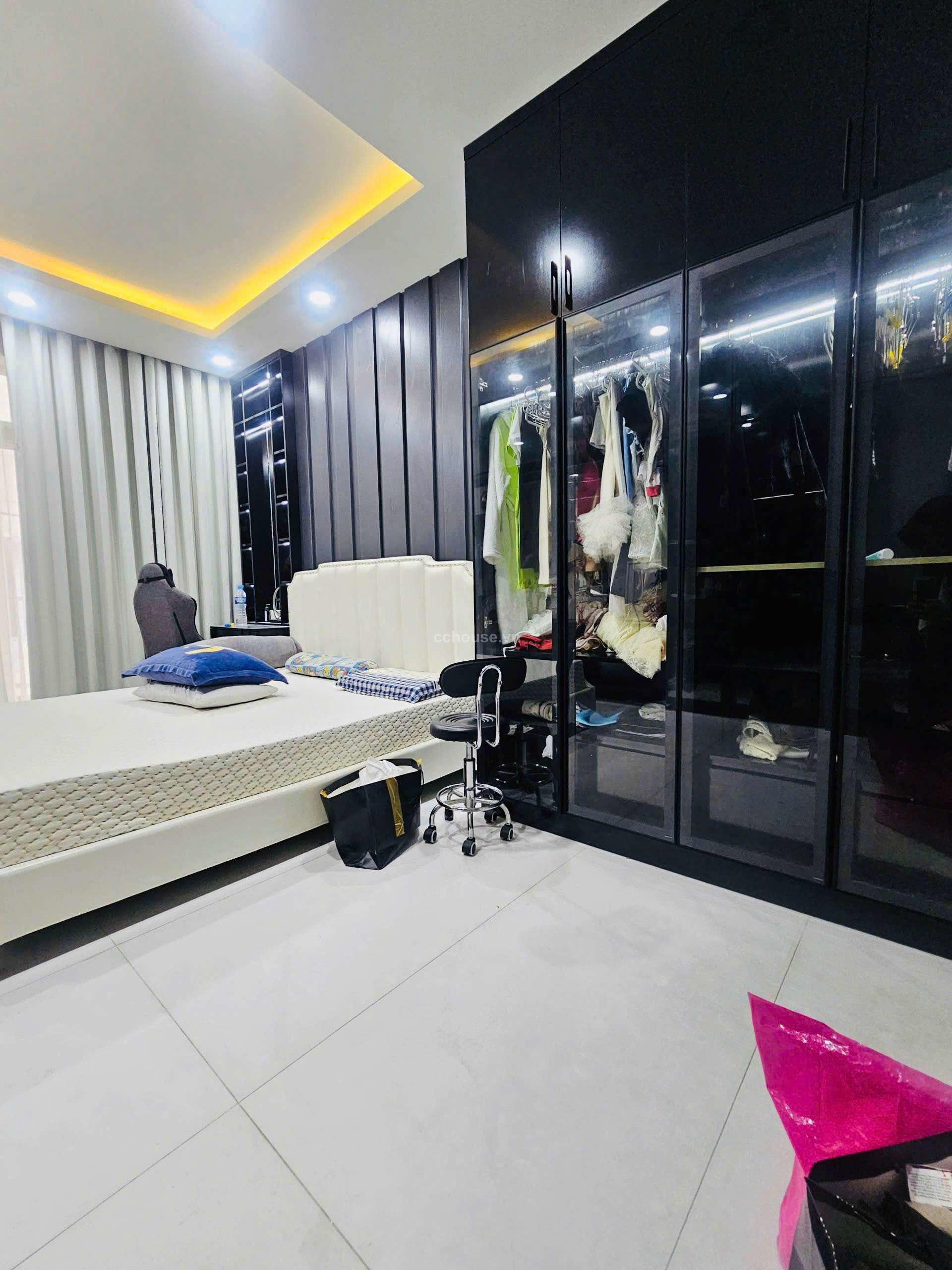 Nhà âu cơ hẻm đẹp . Nở hậu : 5.3m  .Q.Tân Bình 