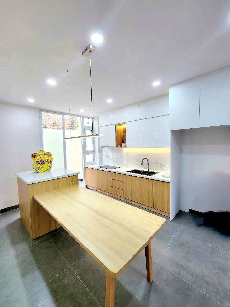 NHÀ HẺM HỒ BÁ KIỆN, QUẬN 10, DT: 72M², KC: TRỆT 2 LẦU ST, GIÁ: 17 TỶ