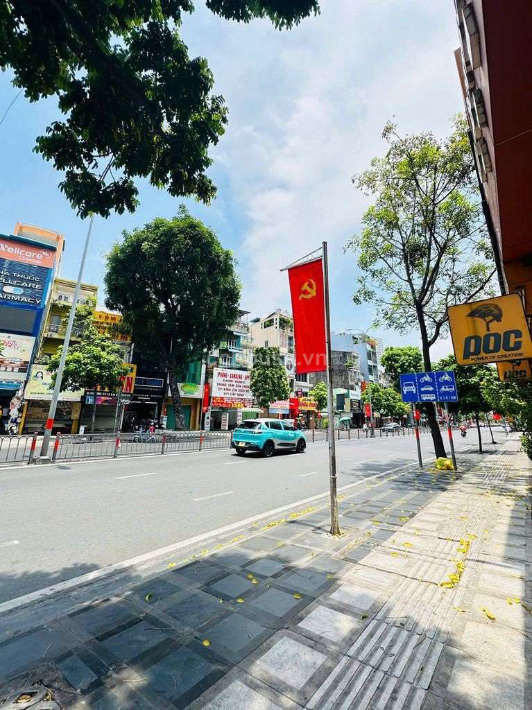 Bán nhà 2MTKD đường 3 Tháng 2, P.Diên Hồng. DT 4.3x28m, 4 tầng