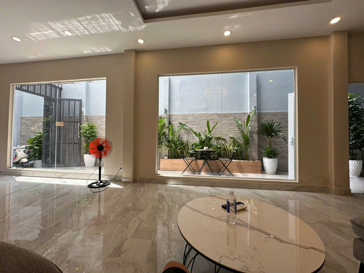 Biệt thự sân vườn ngay trung tâm Q1. Ngang 6m