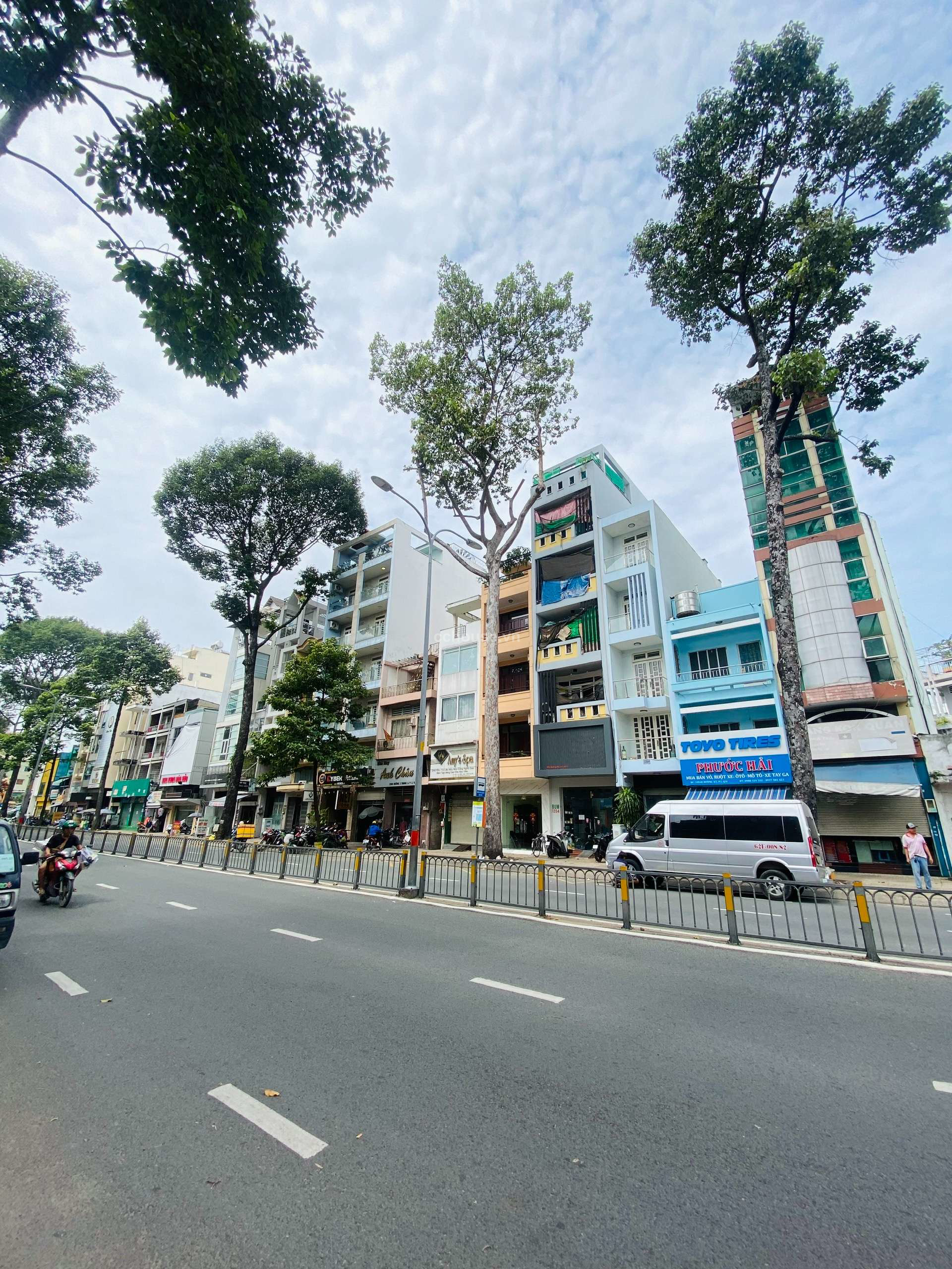 MẶT TIỀN KINH DOANH ĐƯỜNG 3/2 – TRUNG TÂM QUẬN 11 • THANG MÁY • HĐT 50TRIỆU/THÁNG