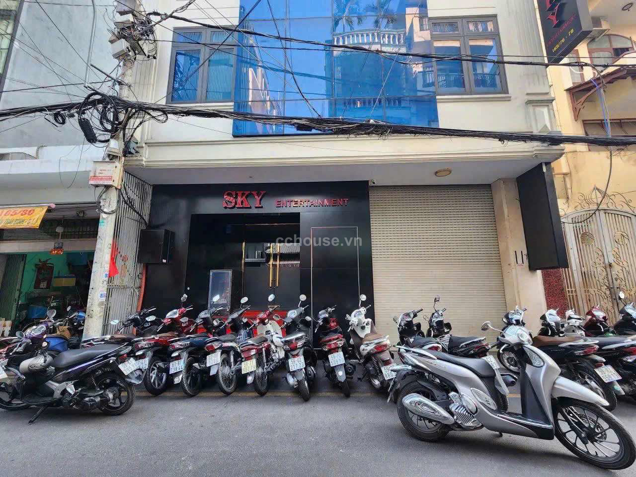 Bán toà nhà Quận 1 Nguyễn Thái Bình, Phường Bến Thành
- HĐT ( CF): 16.000 $/ tháng.