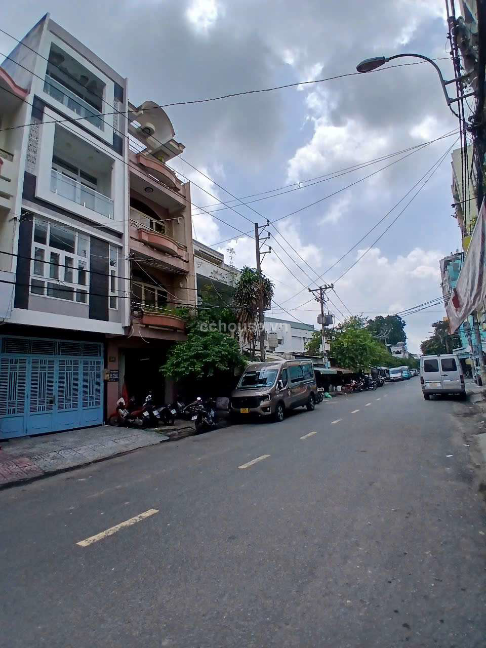 NHÀ BÁN MẶT TIỀN TAM ĐẢO – QUẬN 10 – DT: 4.5X15.2M – KC: TRỆT, LỬNG, 3 LẦU , GIÁ 19TỶ