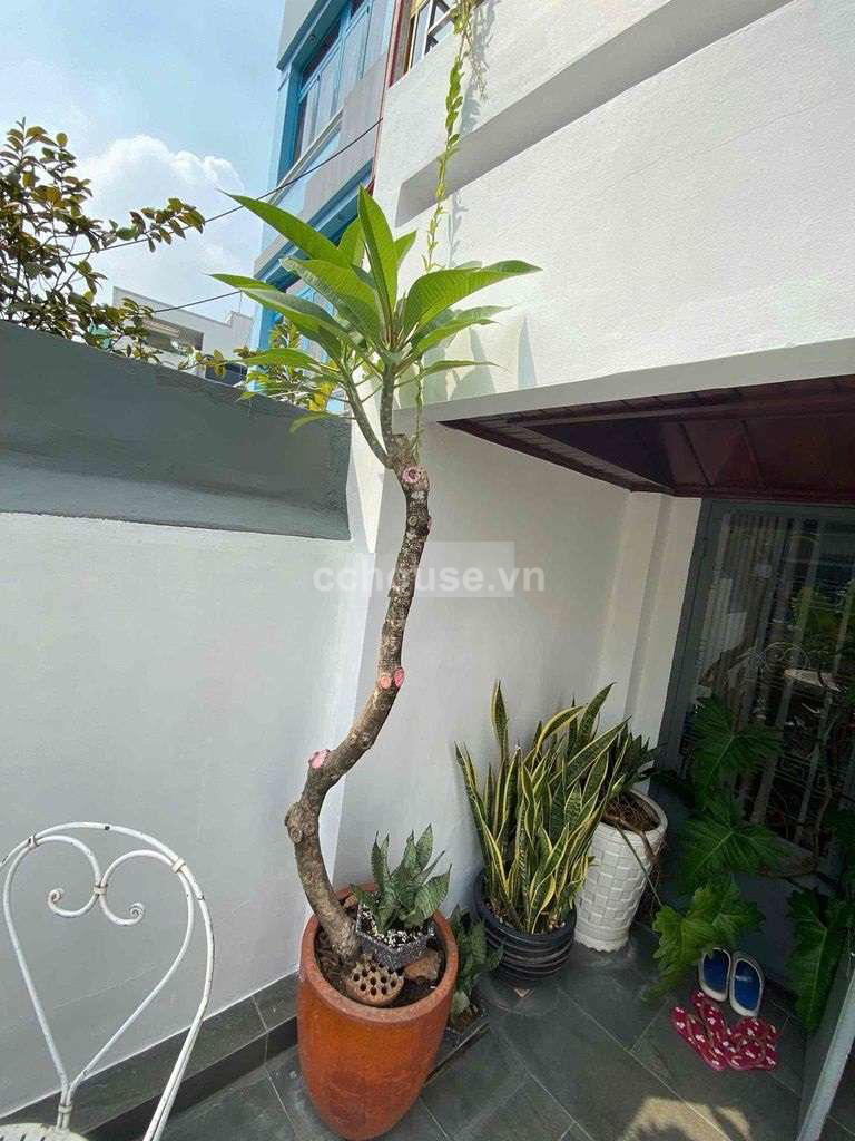 Bán nhà MT Bà Hạt, P.Vườn Lài. DT 3.2x14.11m, 5 tầng