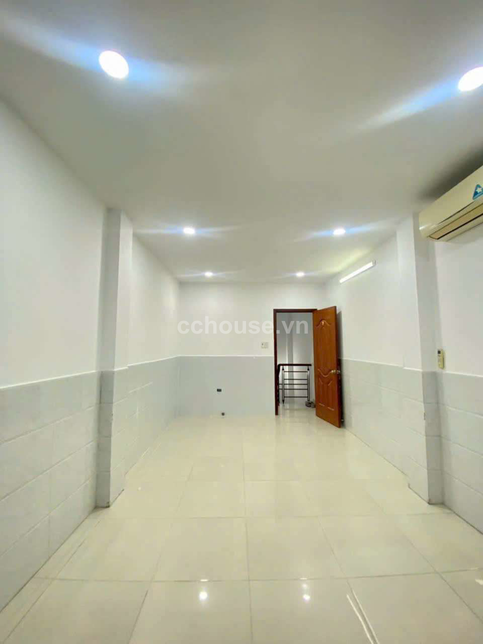 Hạ giá bán gấp Hẻm 10m như Mặt tiền Nguyễn Đình Chiều Q3