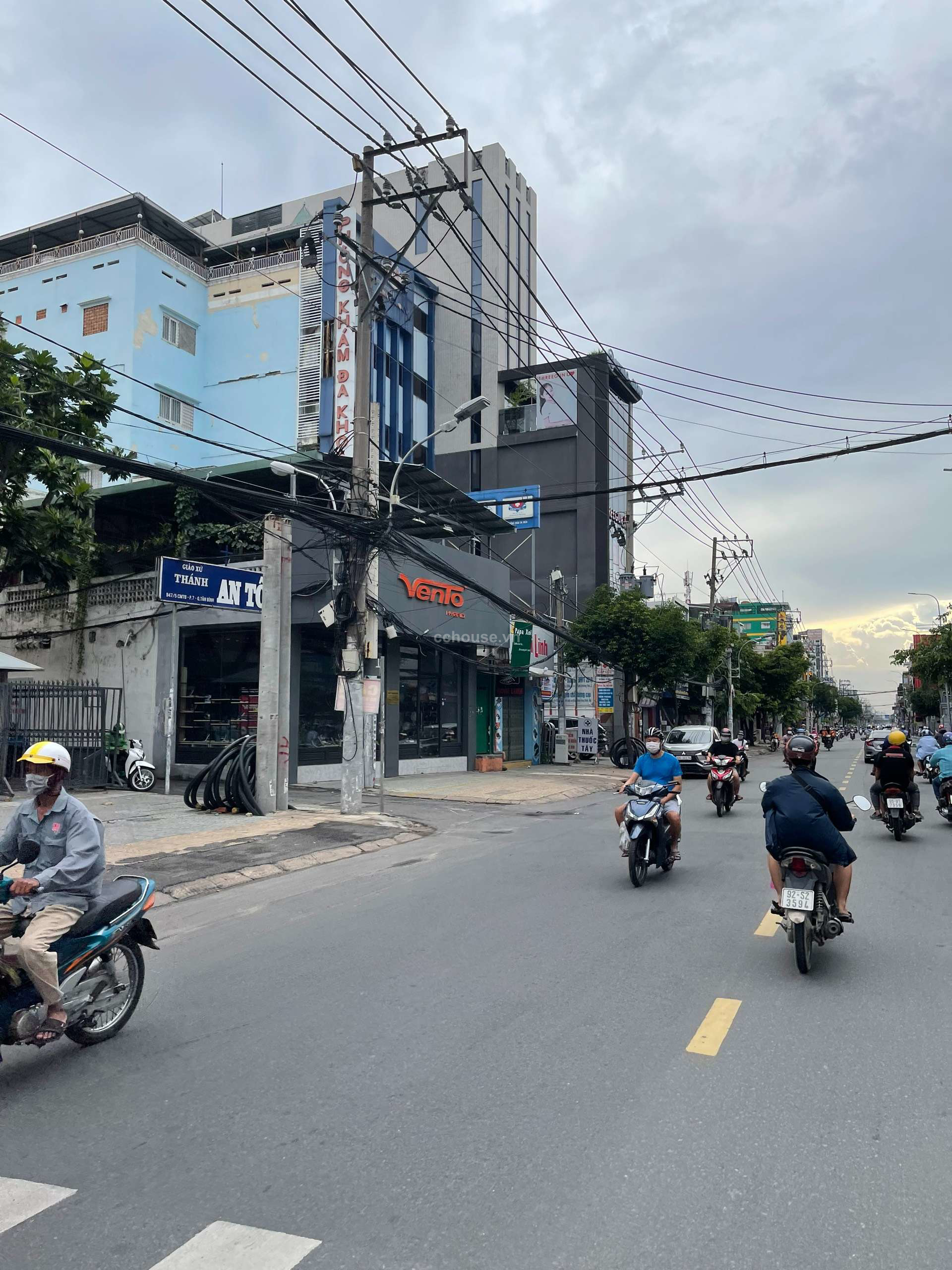 Bán nhà MTKD đường CMT8, P.Tân Sơn Nhất. DT 12x25m, 2 tầng