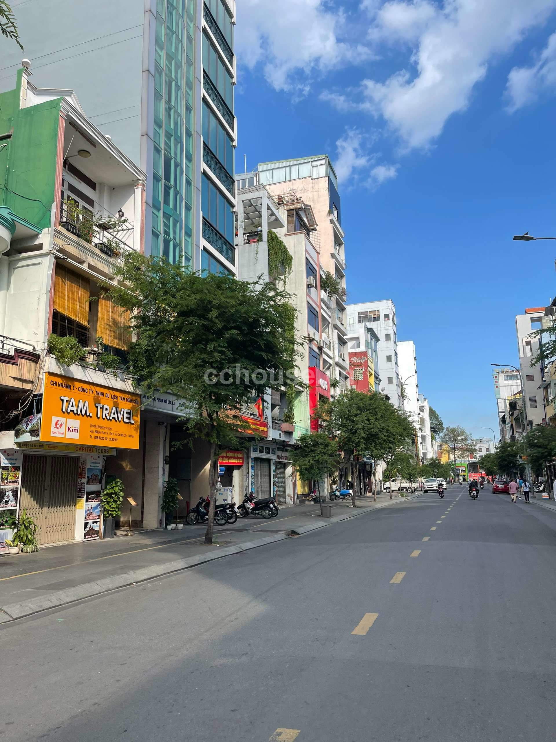 Cho thuê nhà MT Đề Thám, P.Bến Thành. DT 4x25m, 3 tầng