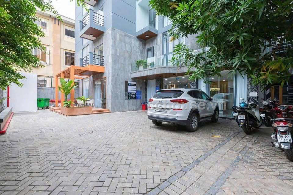 TÒA NHÀ  215 NGUYỄN VĂN THỦ, P. TÂN ĐỊNH QUẬN 1 DIỆN TÍCH 35x45M