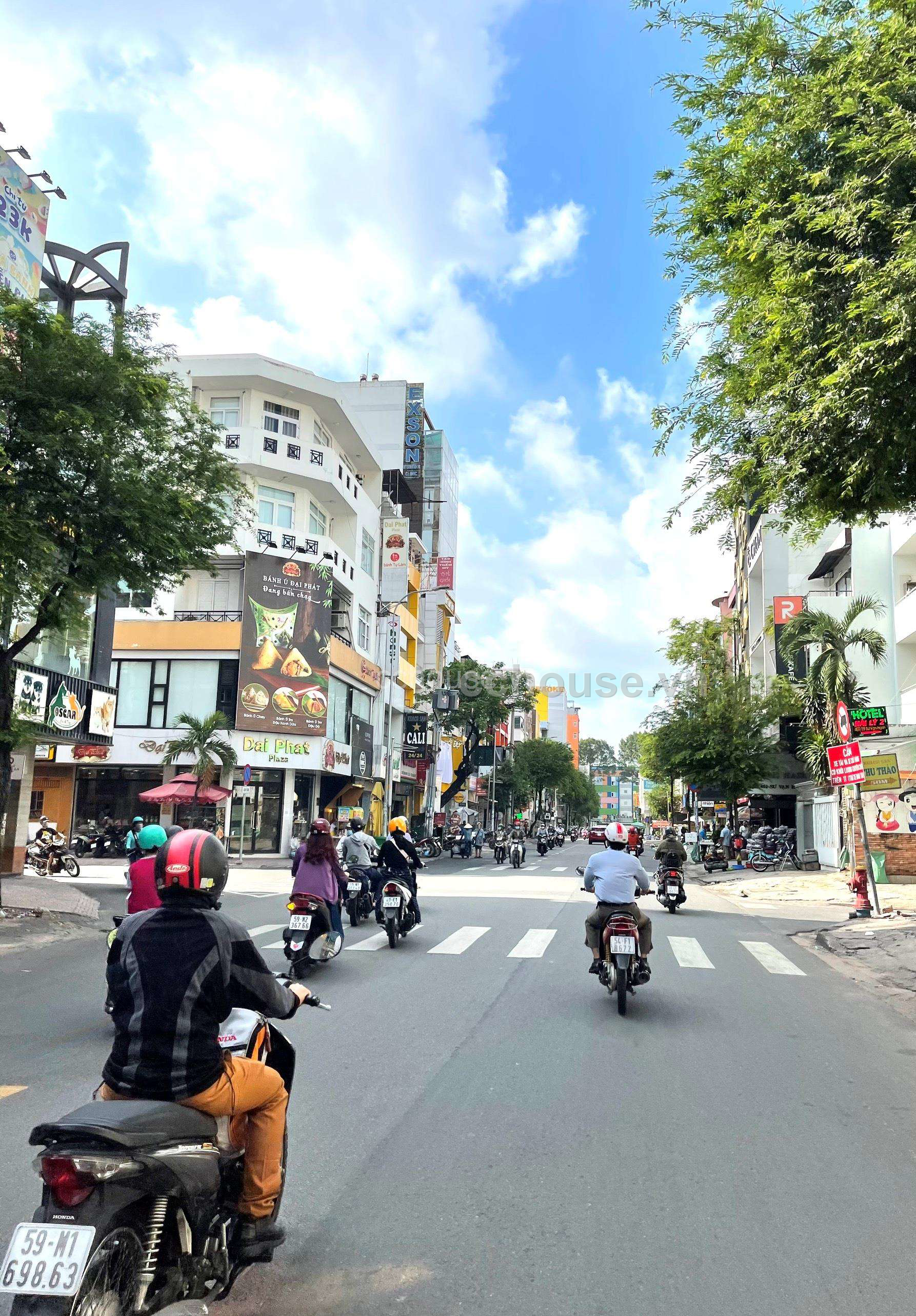 Bán Mặt tiền đường Nguyễn Trãi, Quận 5. Hướng Bắc. Gía 45 tỷ (TL)