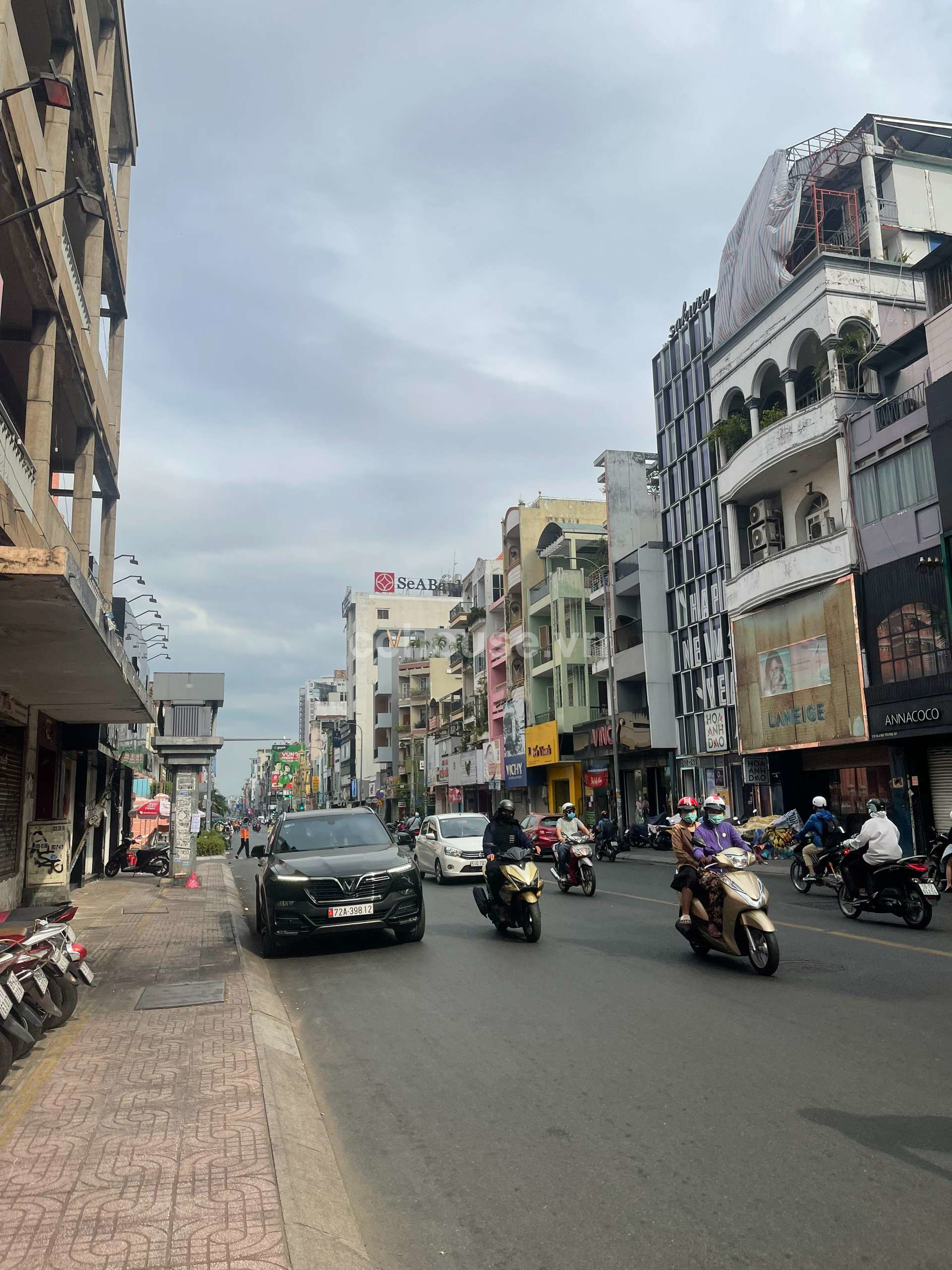 Cho thuê nhà MT Hai Bà Trưng, P.Tân Định. DT 4x20m, 4 tầng ST