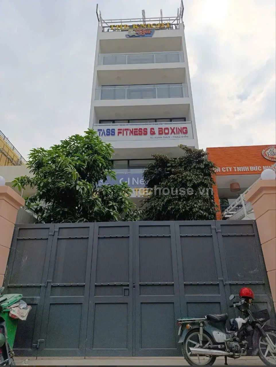 Tòa nhà 92 Xuân Thủy, Thảo Điền, Quận 2.