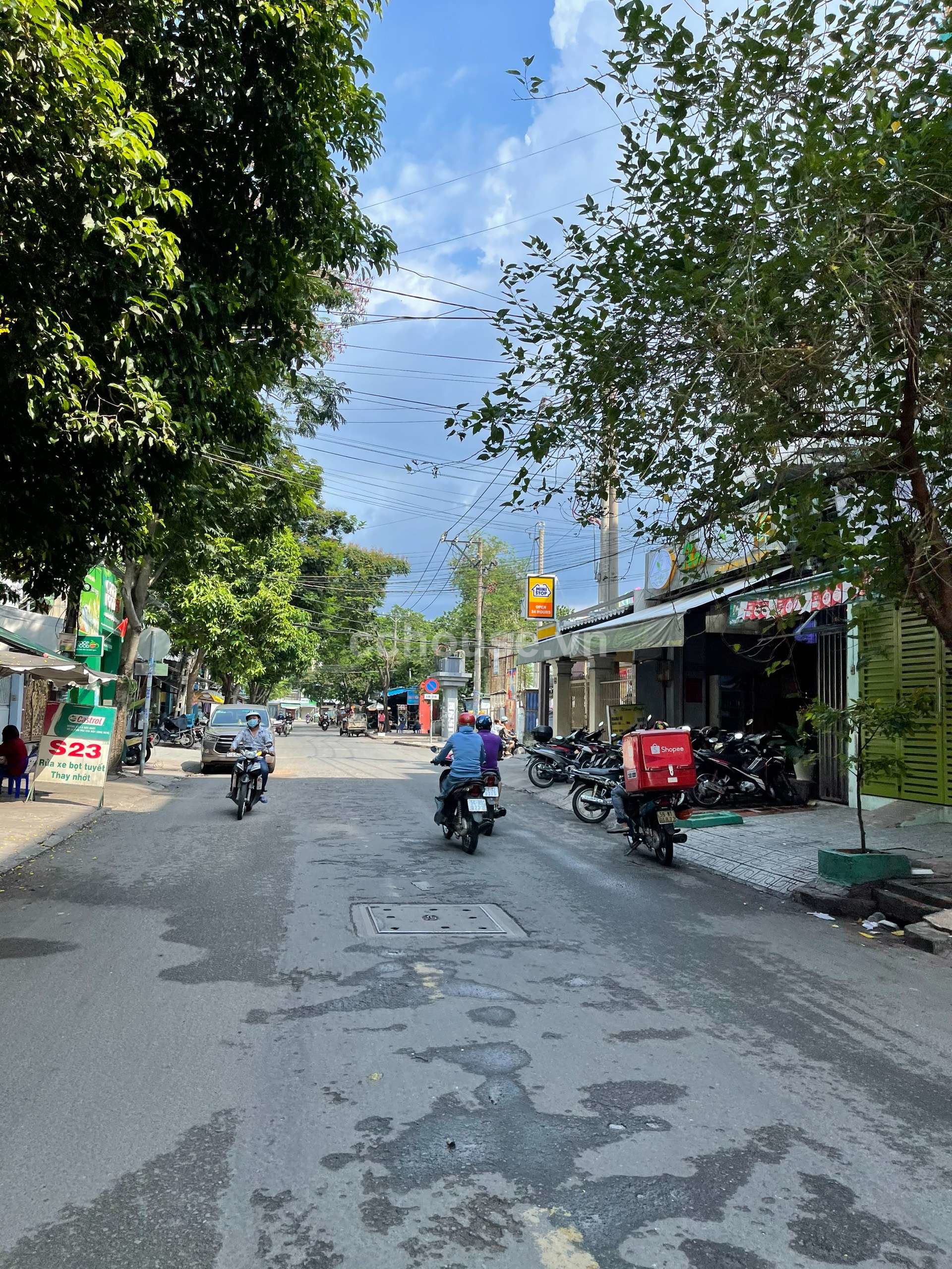 Bán nhà khu Cư Xá Đồng Tiến, P.Diên Hồng. DT 9x19.5m, 3 tầng ST