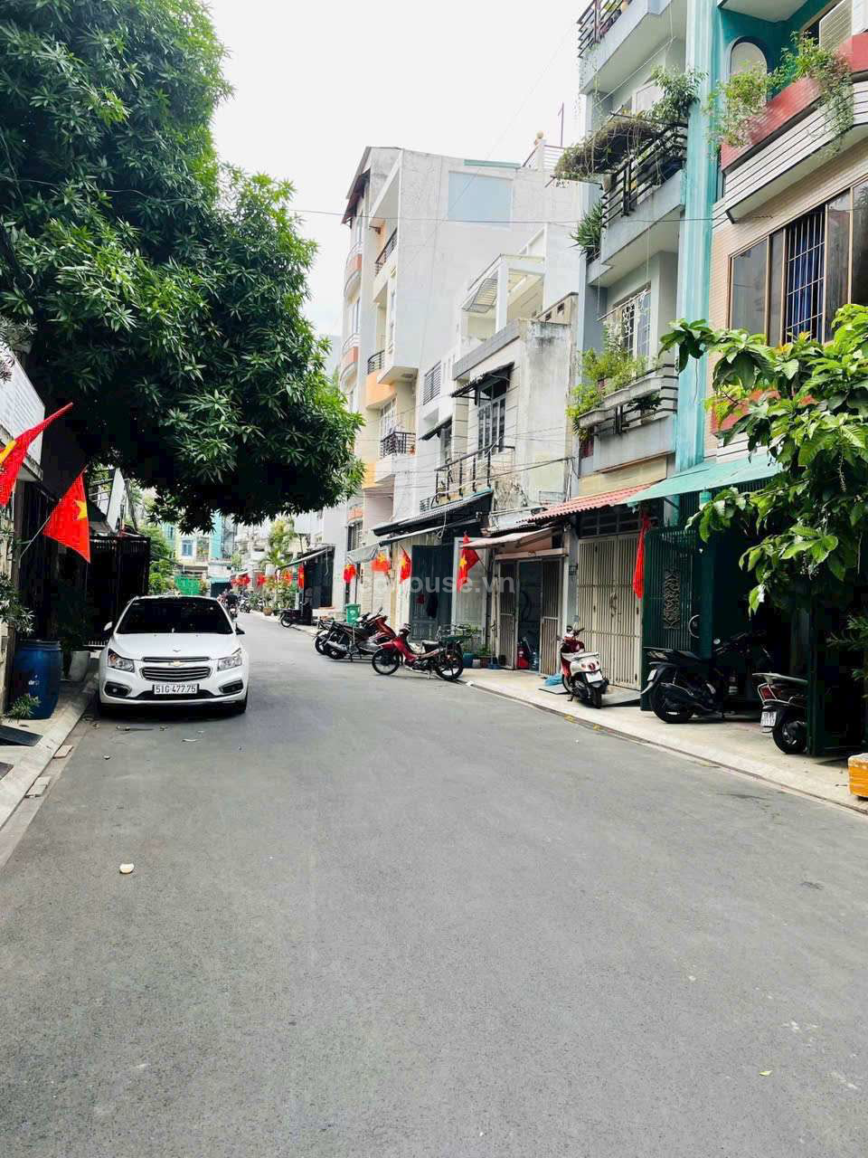NHÀ HẺM SƯ VẠN HẠNH, QUẬN 10, DT: 49M2, KC: TRỆT 3 LẦU, HĐT: 30TR/THÁNG, GIÁ: 16 TỶ