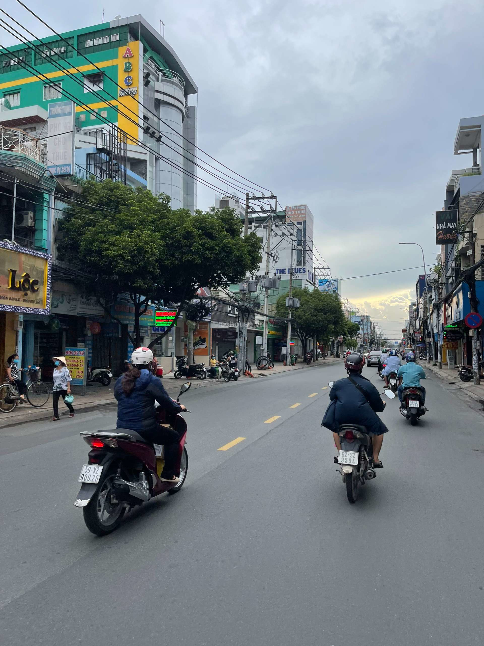 Bán nhà MTKD đường CMT8, P.Tân Sơn Nhất. DT 12x25m, 2 tầng