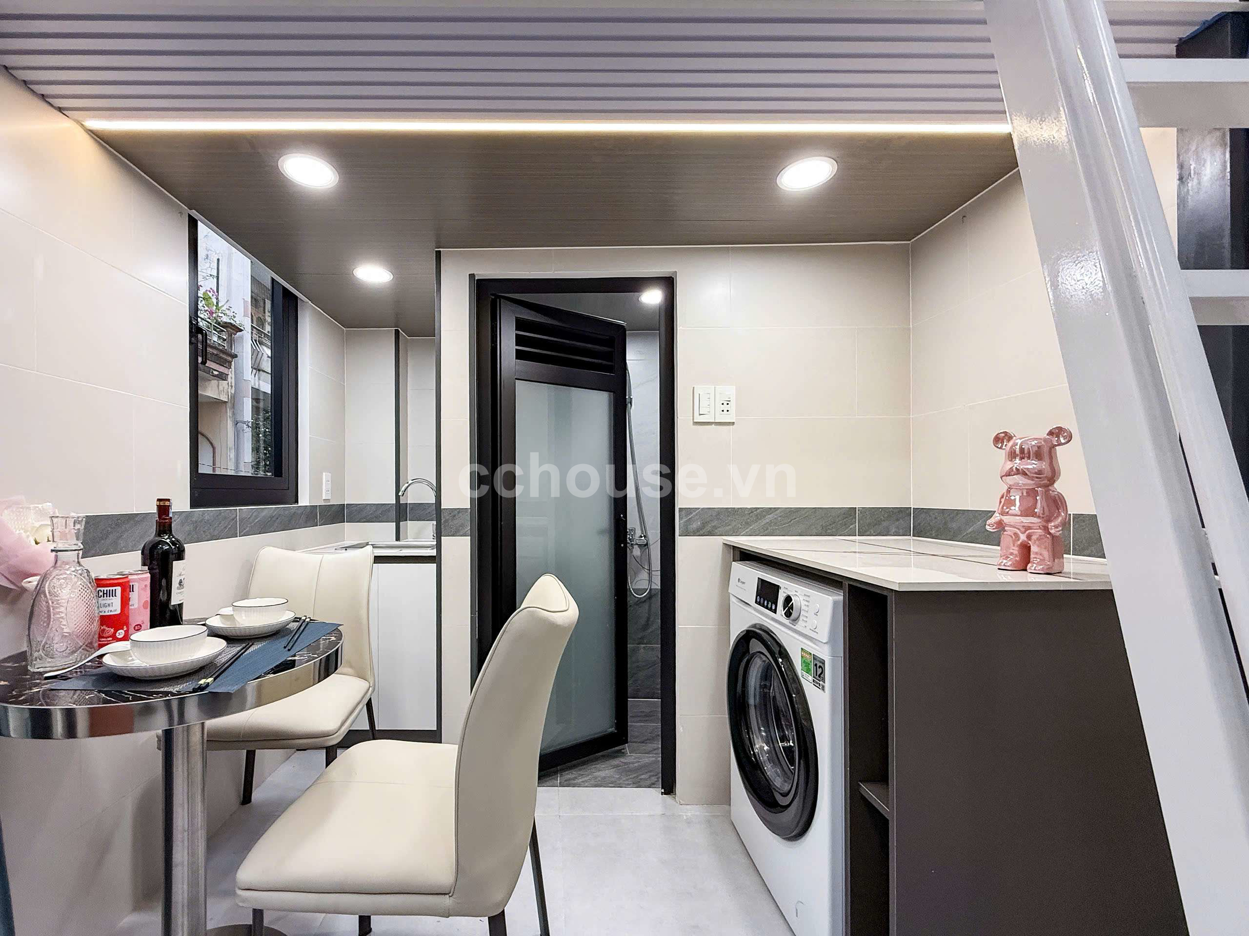 TOÀ Căn Hộ Dịch Vụ 5 Tầng Cao  Cấp Ngay Trung Tâm Q.Phú Nhuận 