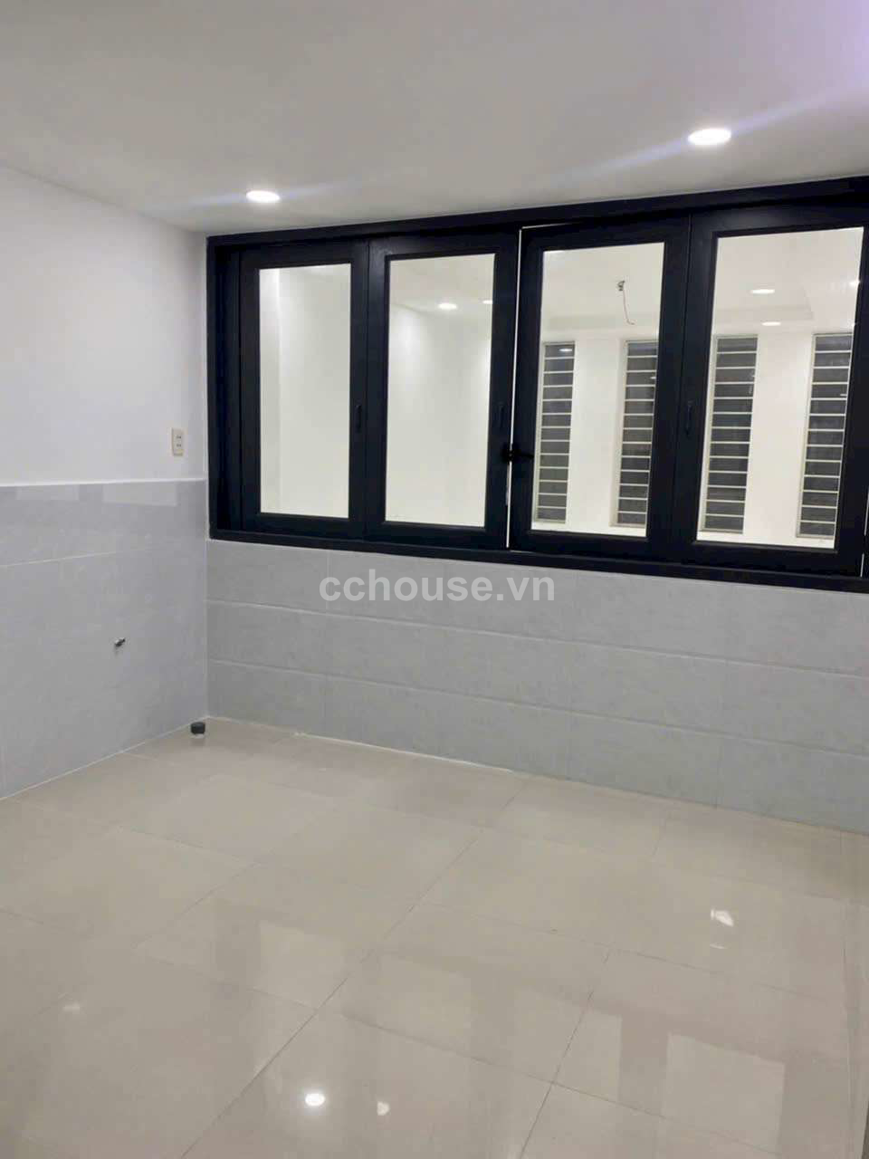 Hạ giá bán gấp Hẻm 10m như Mặt tiền Nguyễn Đình Chiều Q3