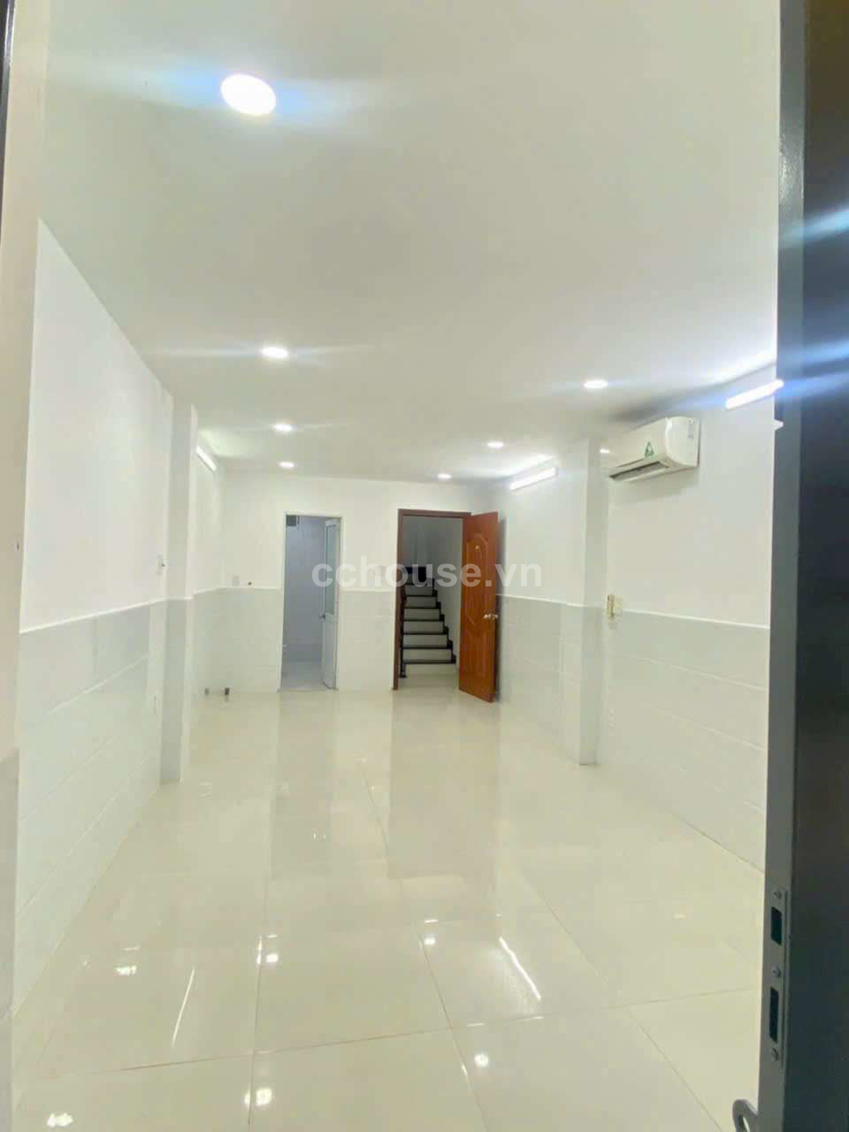 Hạ giá bán gấp Hẻm 10m như Mặt tiền Nguyễn Đình Chiều Q3