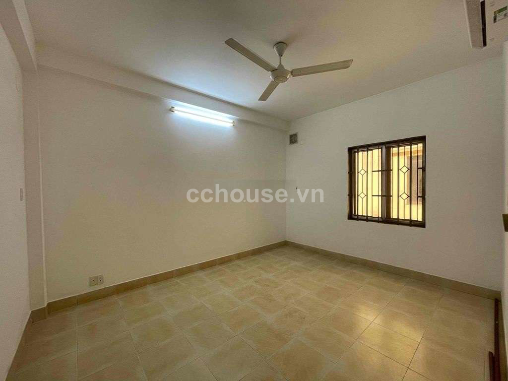 Bán nhà căn góc MT Đồng Nai, P.Tân Sơn Hòa. DT 4.5x13m, 3 tầng ST
