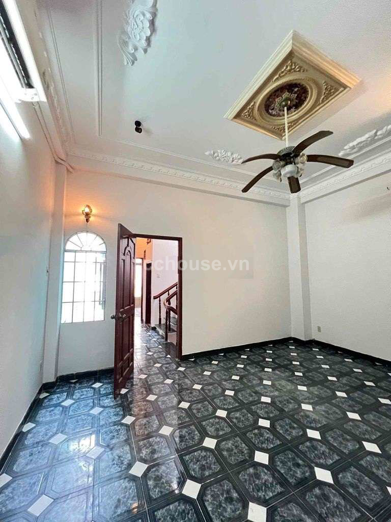Cho thuê nhà HXH 666 3 Tháng 2, P.Diên Hồng. DT 5x12m, 3 tầng ST