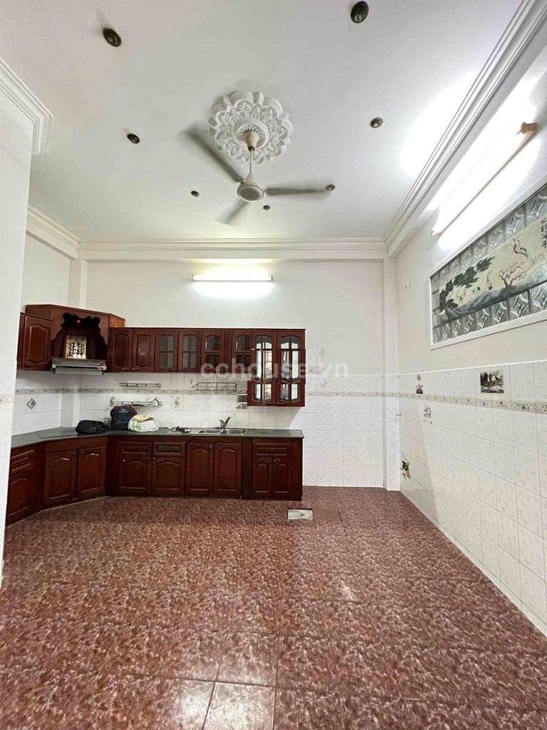 Cho thuê nhà HXH 666 3 Tháng 2, P.Diên Hồng. DT 5x12m, 3 tầng ST