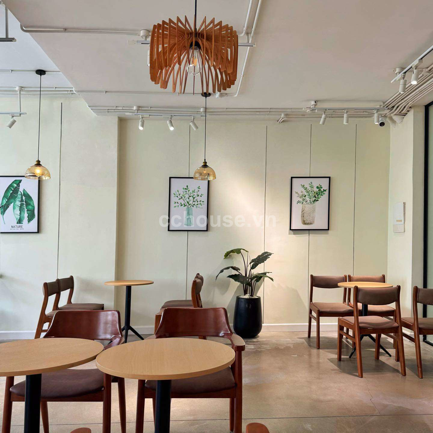 Bán nhà MTKD Phan Xích Long, P.Cầu Kiệu. DT 8x16m, 5 tầng