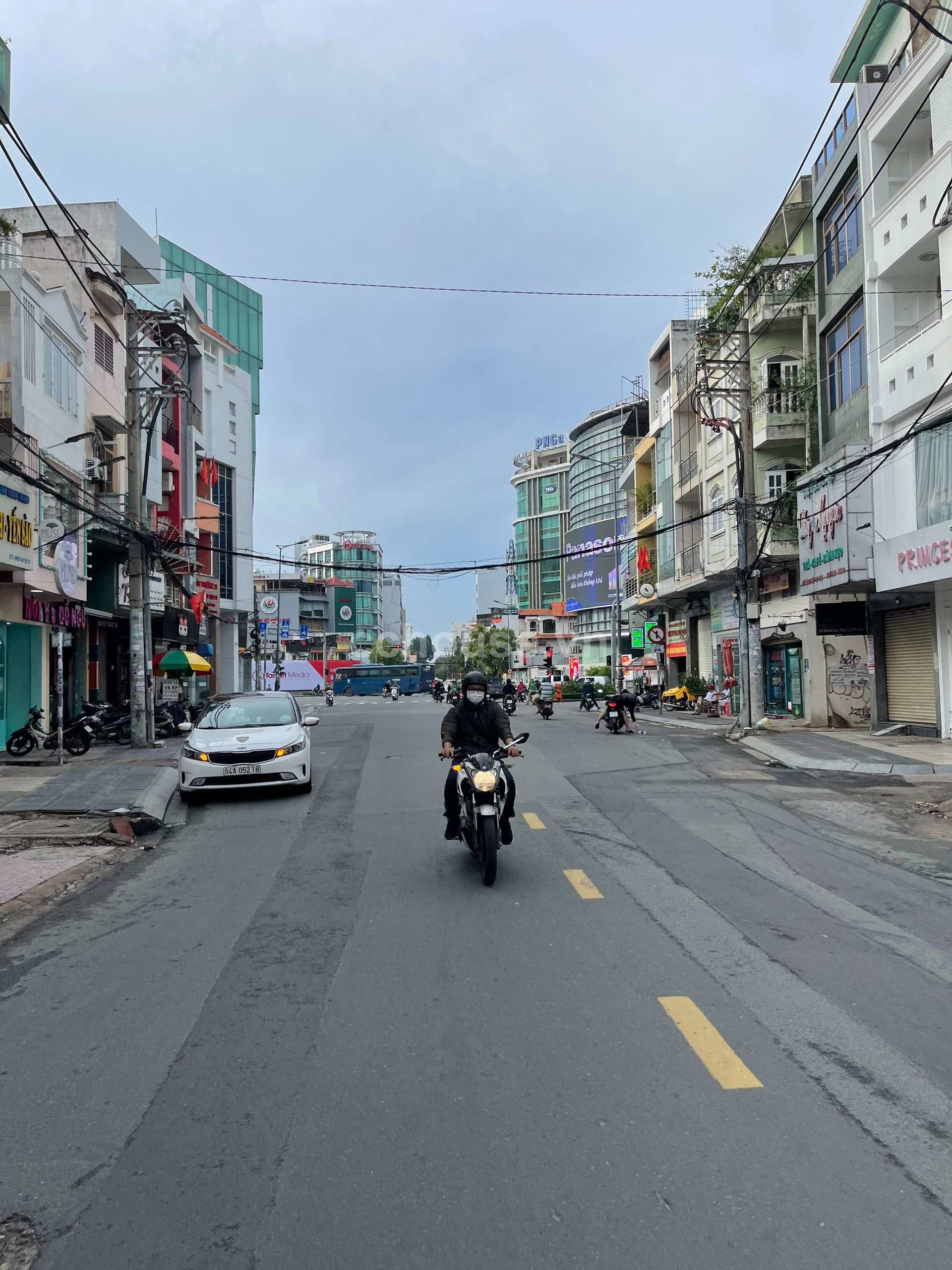 Cho-thue-mat-bang-KD-Tran-Huy-Lieu-PCau-Kieu-DT-63x15m-id9549