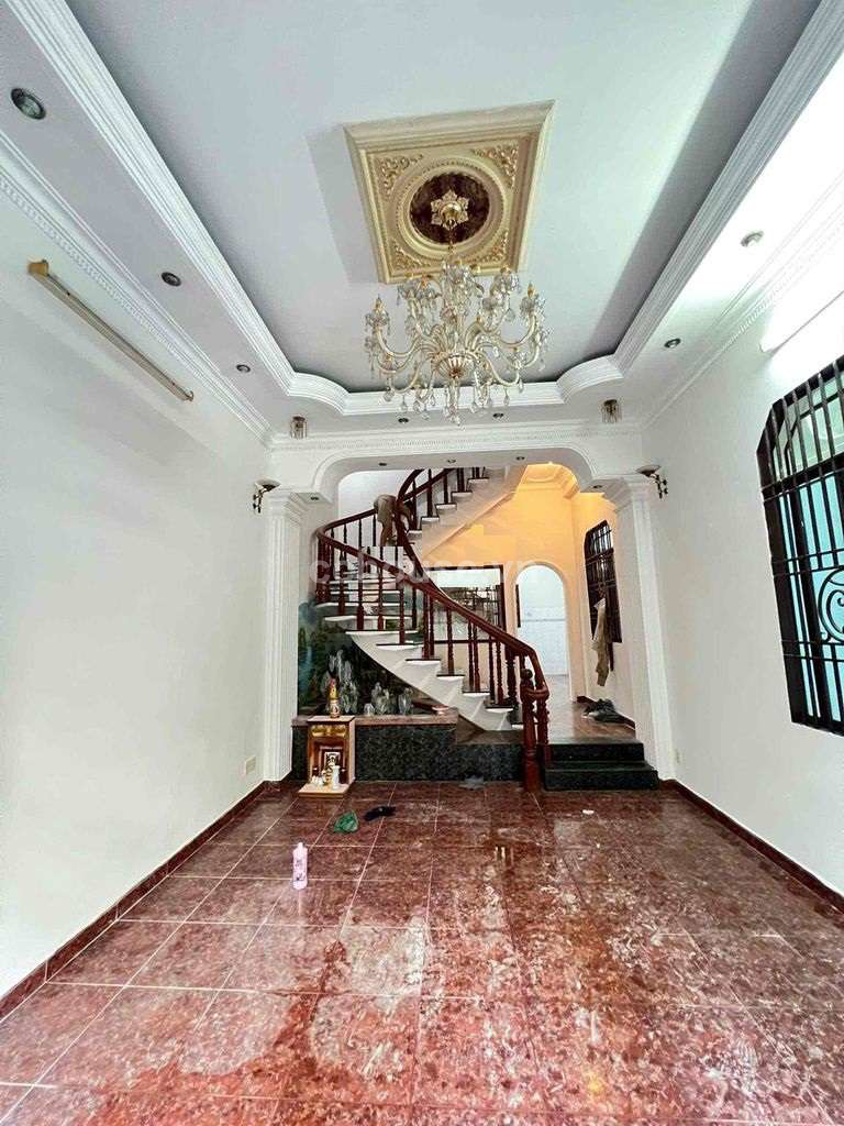 Cho thuê nhà HXH 666 3 Tháng 2, P.Diên Hồng. DT 5x12m, 3 tầng ST