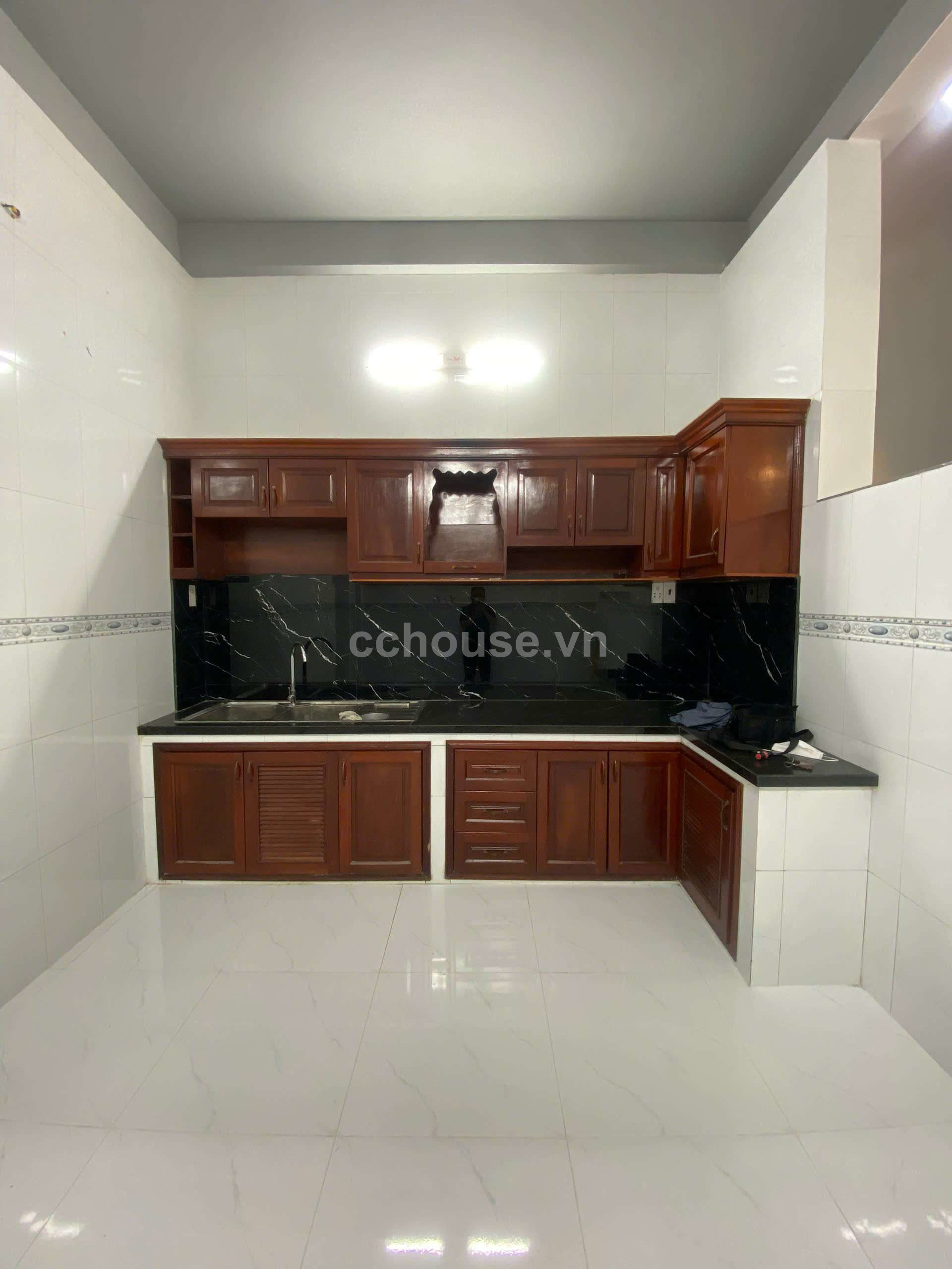 Bán hoặc cho thuê Nhà 5 tầng Mặt tiền Kinh Doanh Lạc Long Quân phường 3 quận 11
