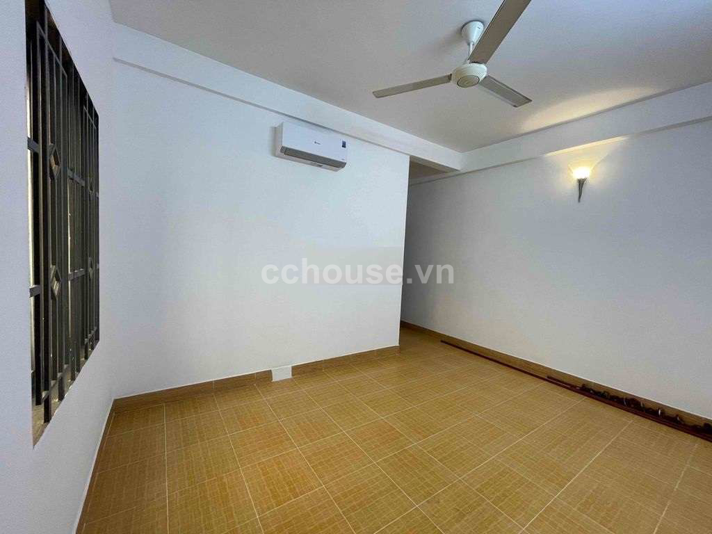 Bán nhà căn góc MT Đồng Nai, P.Tân Sơn Hòa. DT 4.5x13m, 3 tầng ST