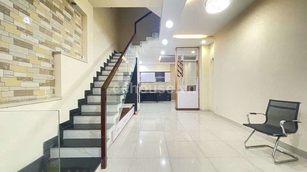 Bán nhà hẻm 69 Nguyễn Đình Chính, P.Phú Nhuận. DT 4.3x14m, 4 tầng ST