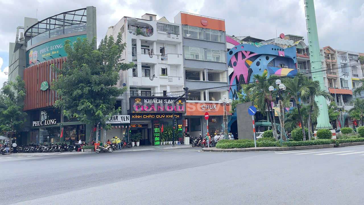 Bán nhà MT 103- 105 Phan Xích Long. Diện tích : 8m x 16m