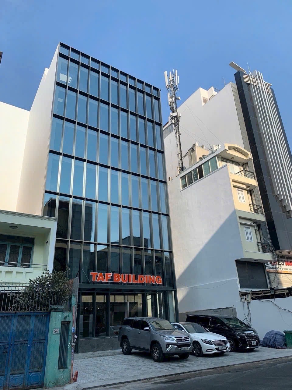 BUILDING-1H8-TANG-NGAY-TRUNG-TAM-QUAN-1-GIA-235-TY-id9539