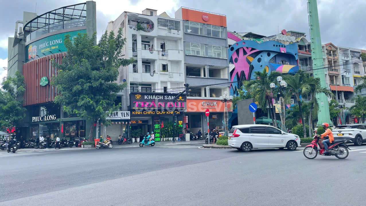 Bán nhà MT 103- 105 Phan Xích Long. Diện tích : 8m x 16m