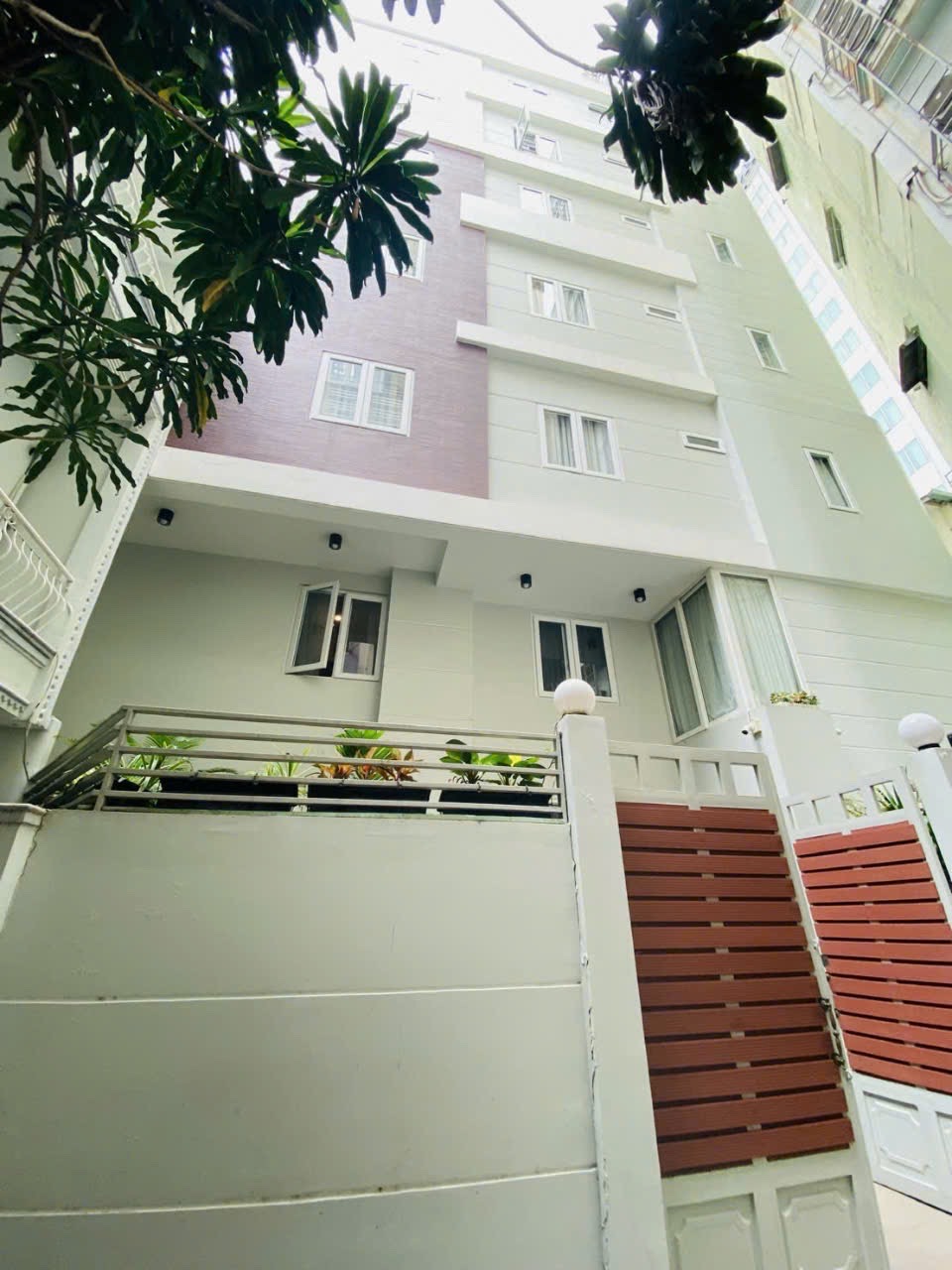 CHDV 19 PHÒNG CAO CẤP, NGUYỄN THỊ MINH KHAI Q1, GIÁ 50 TỶ