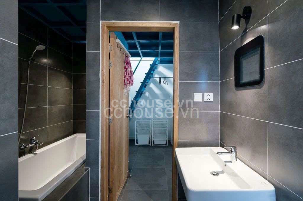 Nhà Mới Đẹp Hẻm 166 Tô Hiến Thành, P15, Quận 10.
Một trong những căn nhà thiết kế độc đáo – cá tính 