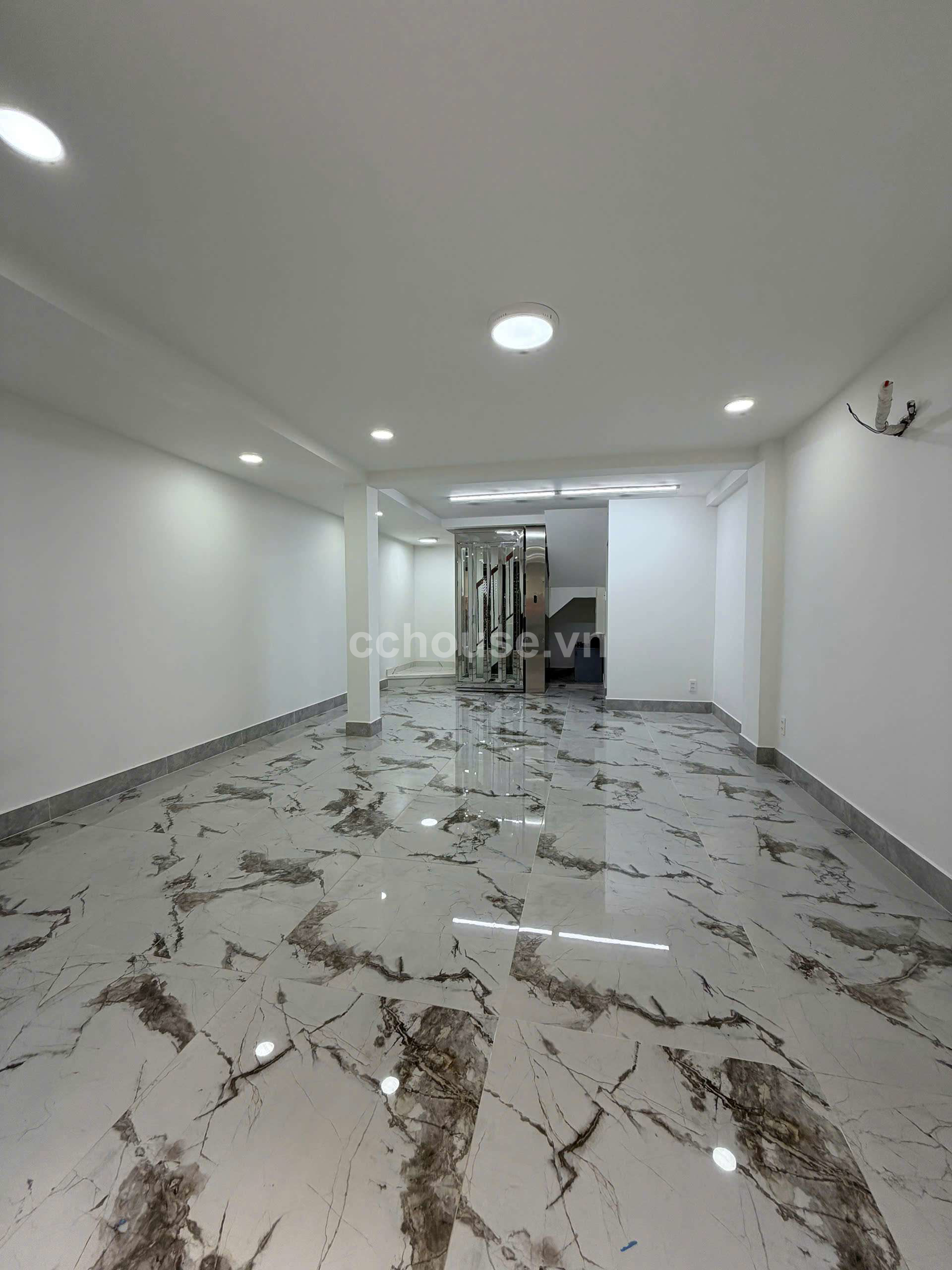 SIÊU PHẨM 6 TẦNG 40M2 HXH 5M SAU LƯNG MẶT TIỀN CAO ĐẠT Q5, CÓ THANG MÁY
