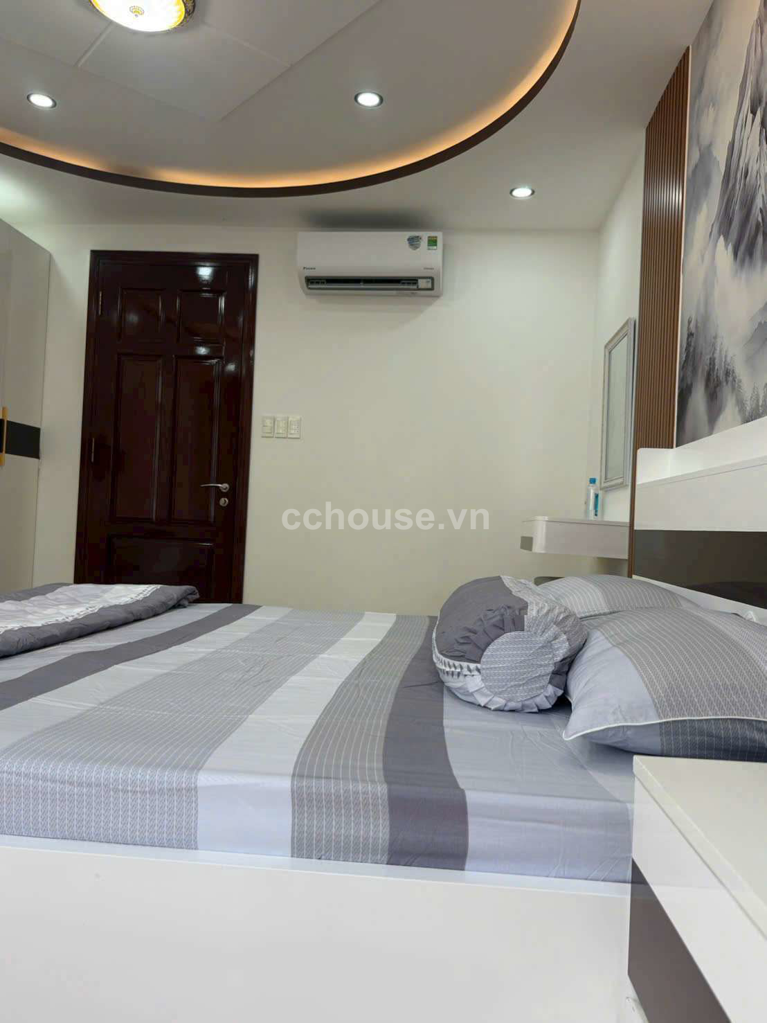 Nhà 5 tầng Hẻm xe hơi thông thoáng khu cao cấp Phan Đăng Lưu . P. Phú nhuận