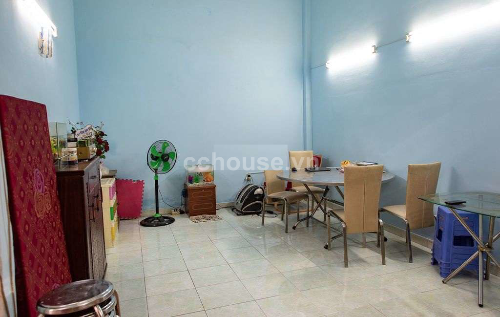 Bán nhà hẻm 618 CMT8, P.Nhiêu Lộc. DT 82m2, tiện xây mới