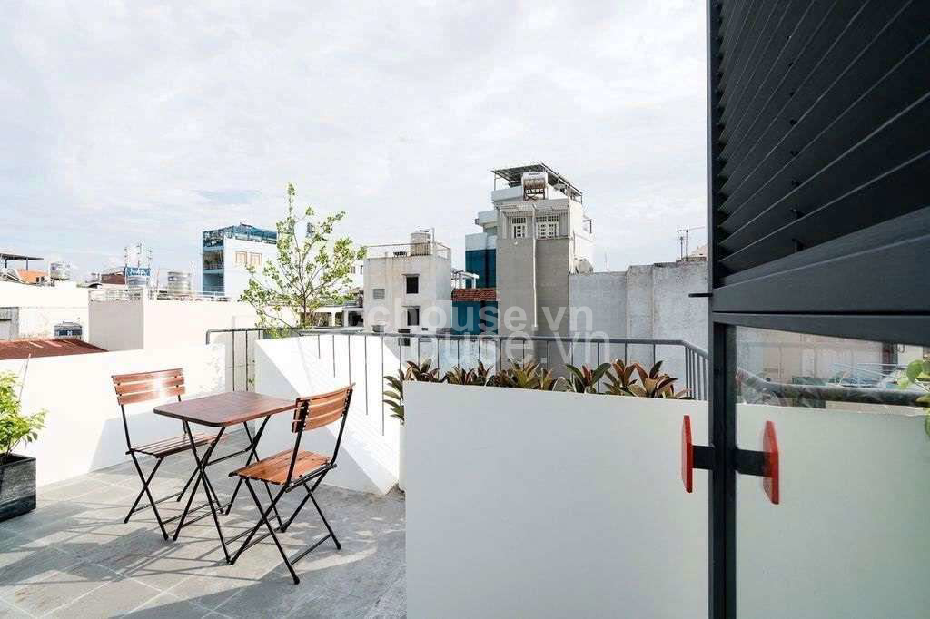 Nhà Mới Đẹp Hẻm 166 Tô Hiến Thành, P15, Quận 10.
Một trong những căn nhà thiết kế độc đáo – cá tính 