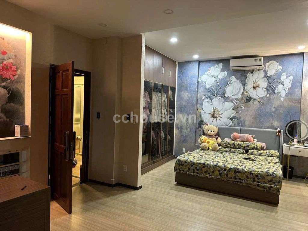 Mặt tiền k300. 7x12m , kết cấu 4 tầng giá 23,5ty