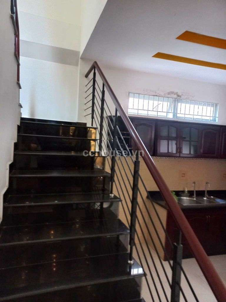 Bán nhà MT Nguyễn Khuyến, P.Bình Thạnh. DT 5.5x13.5m, 4 tầng ST