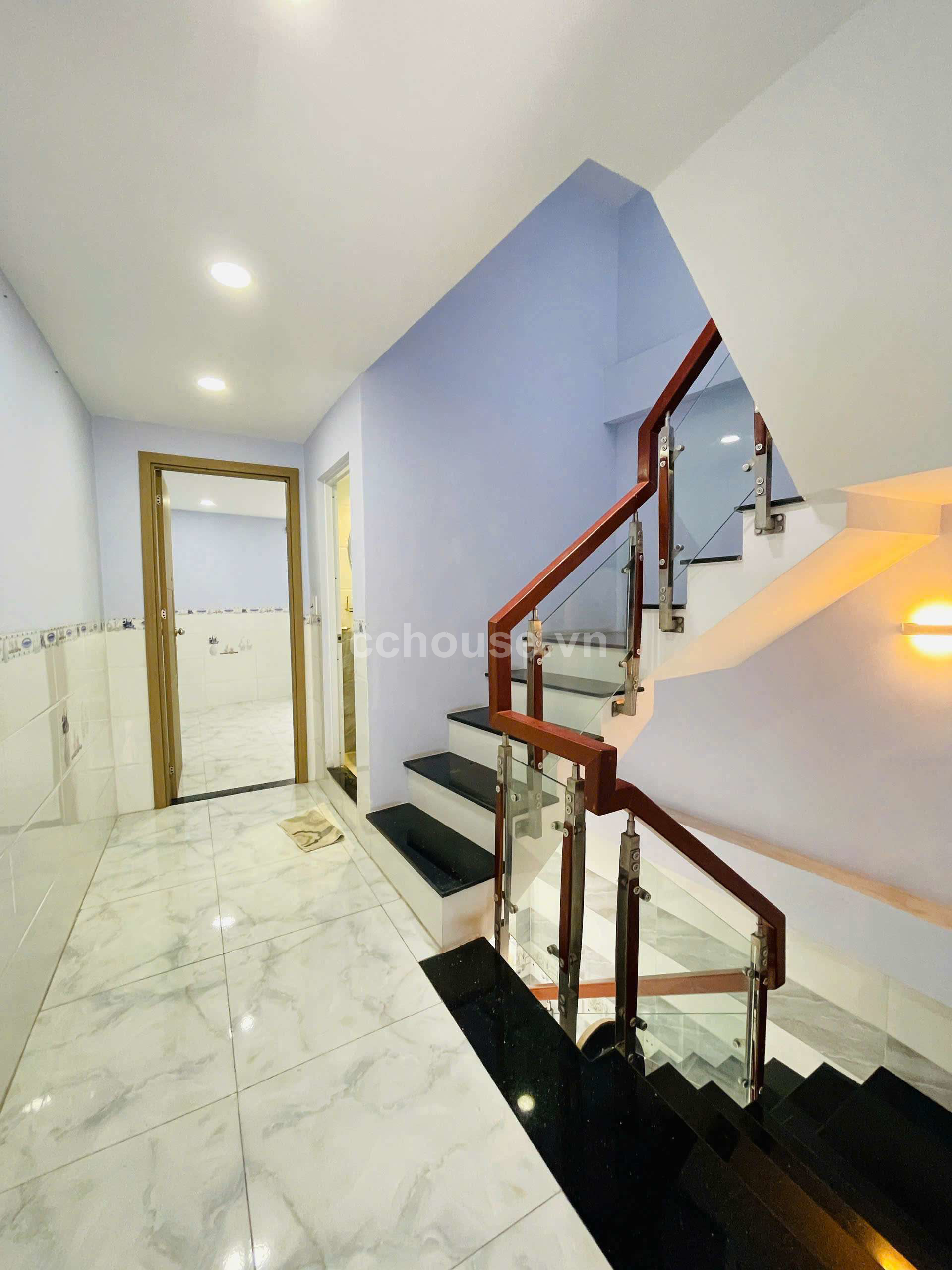 BÁN NHÀ HẺM ĐƯỜNG TRẦN THIỆN CHÁNH, P12, QUẬN 10, DT: 5x16.5m, KC: 4 TẦNG, HĐT 30 TRIỆU, GIÁ 30 TỶ