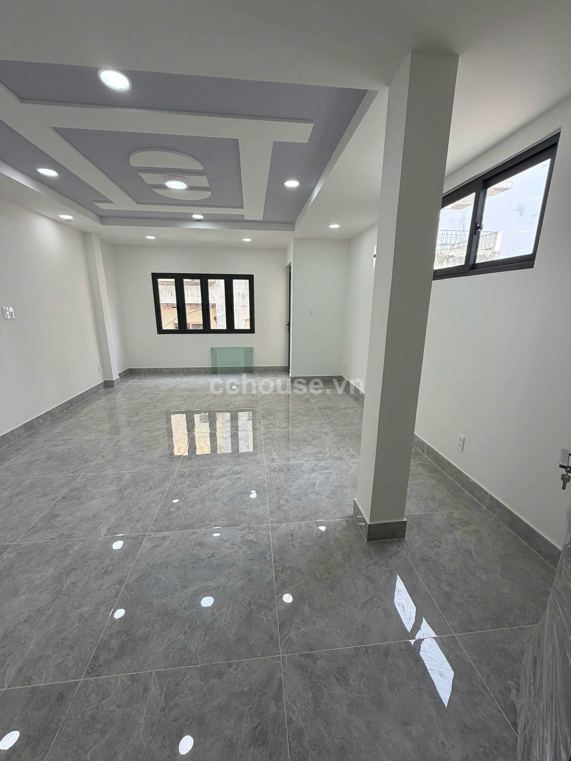 Nhà đẹp 6 tầng đường Cao Đạt, Q5. Có thang máy
