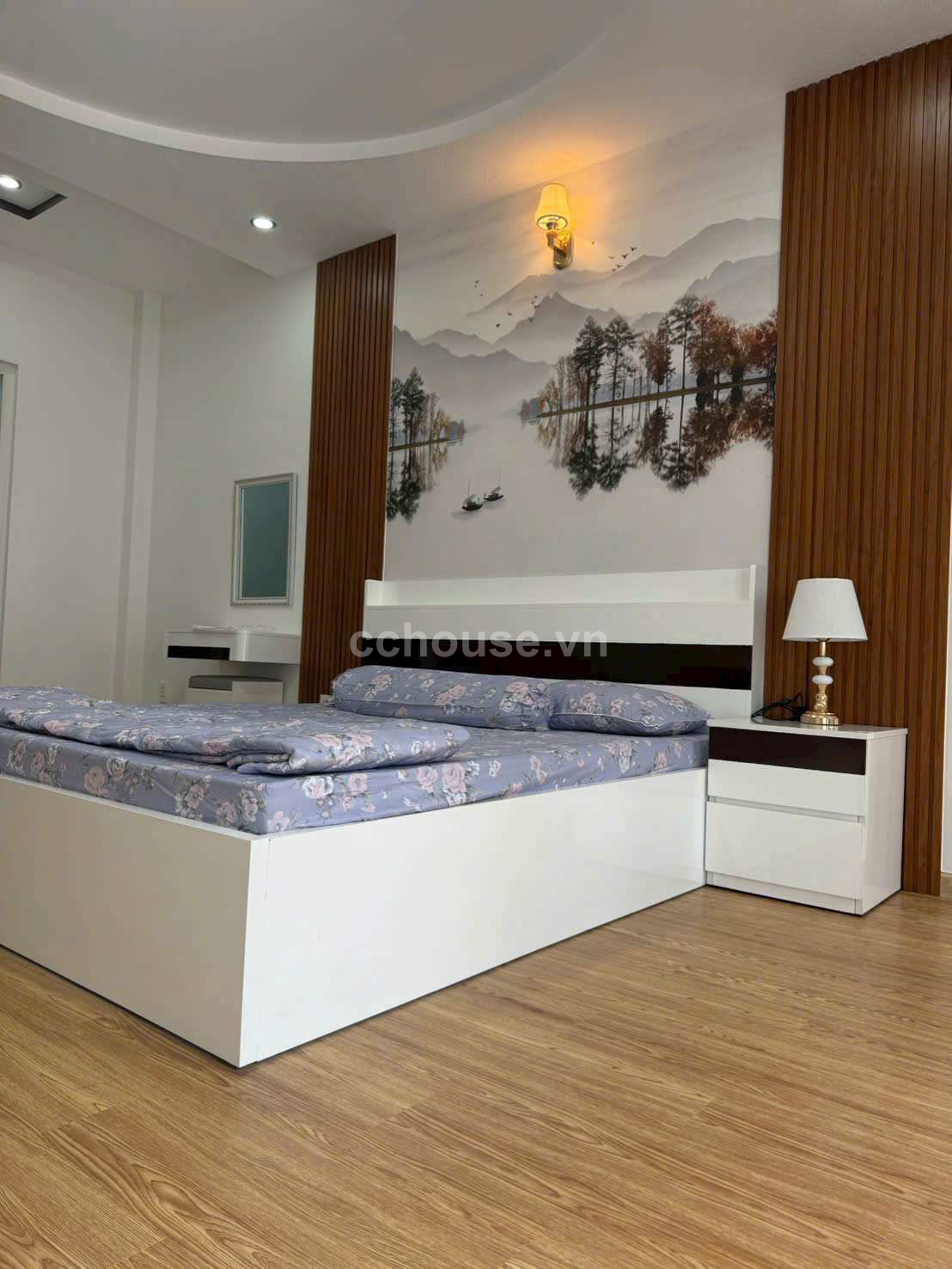 Nhà 5 tầng Hẻm xe hơi thông thoáng khu cao cấp Phan Đăng Lưu . P. Phú nhuận