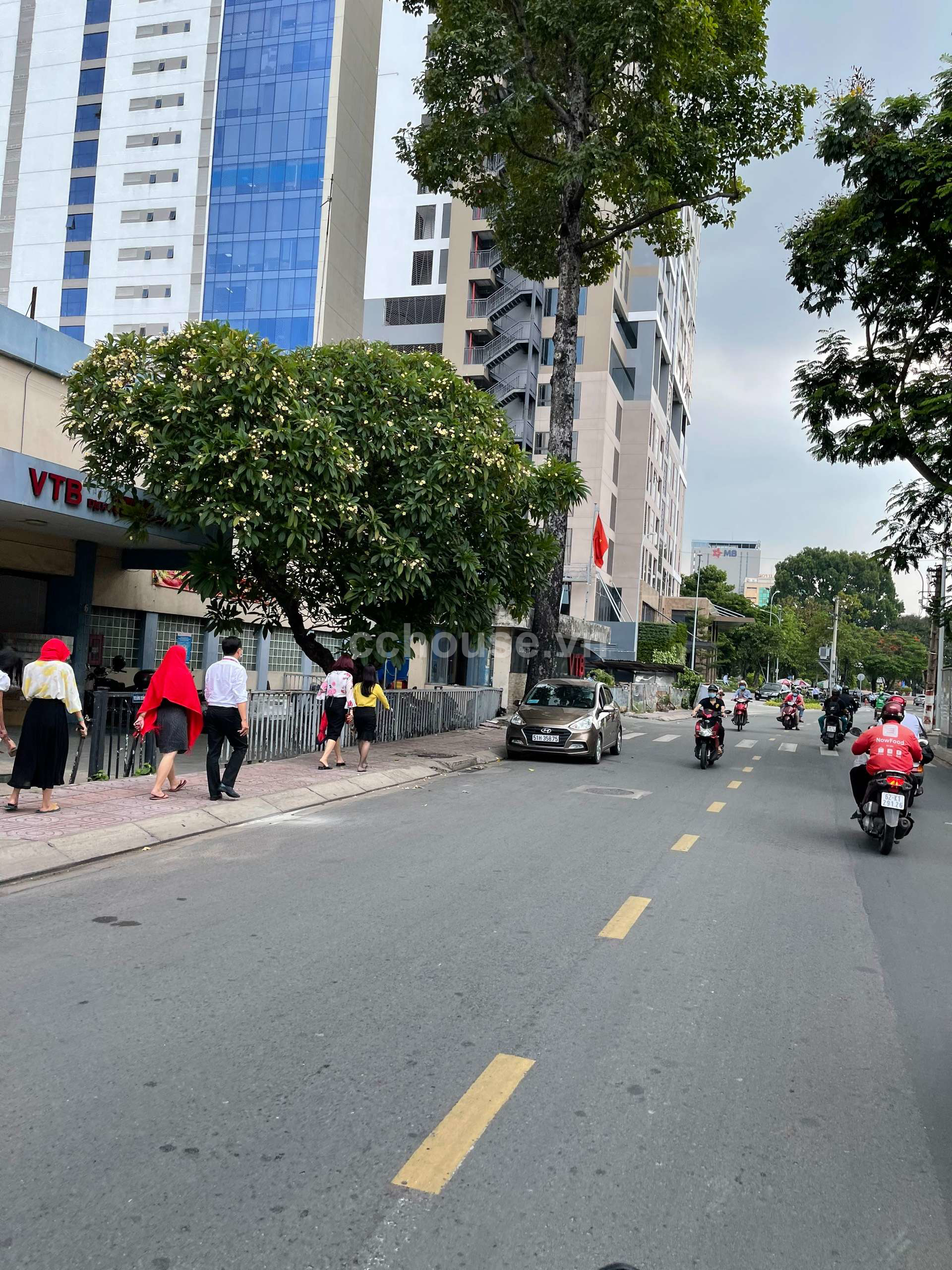 Bán nhà MTKD Phạm Văn Hai, P.Tân Sơn Hòa. DT 4x28m, 3 tầng