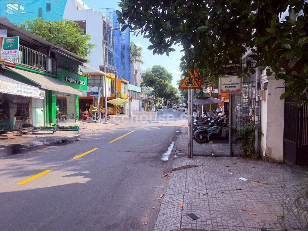 Cho thuê nhà MT Ba Vì, P.Hòa Hưng. DT 7x25m, 5 tầng thang máy