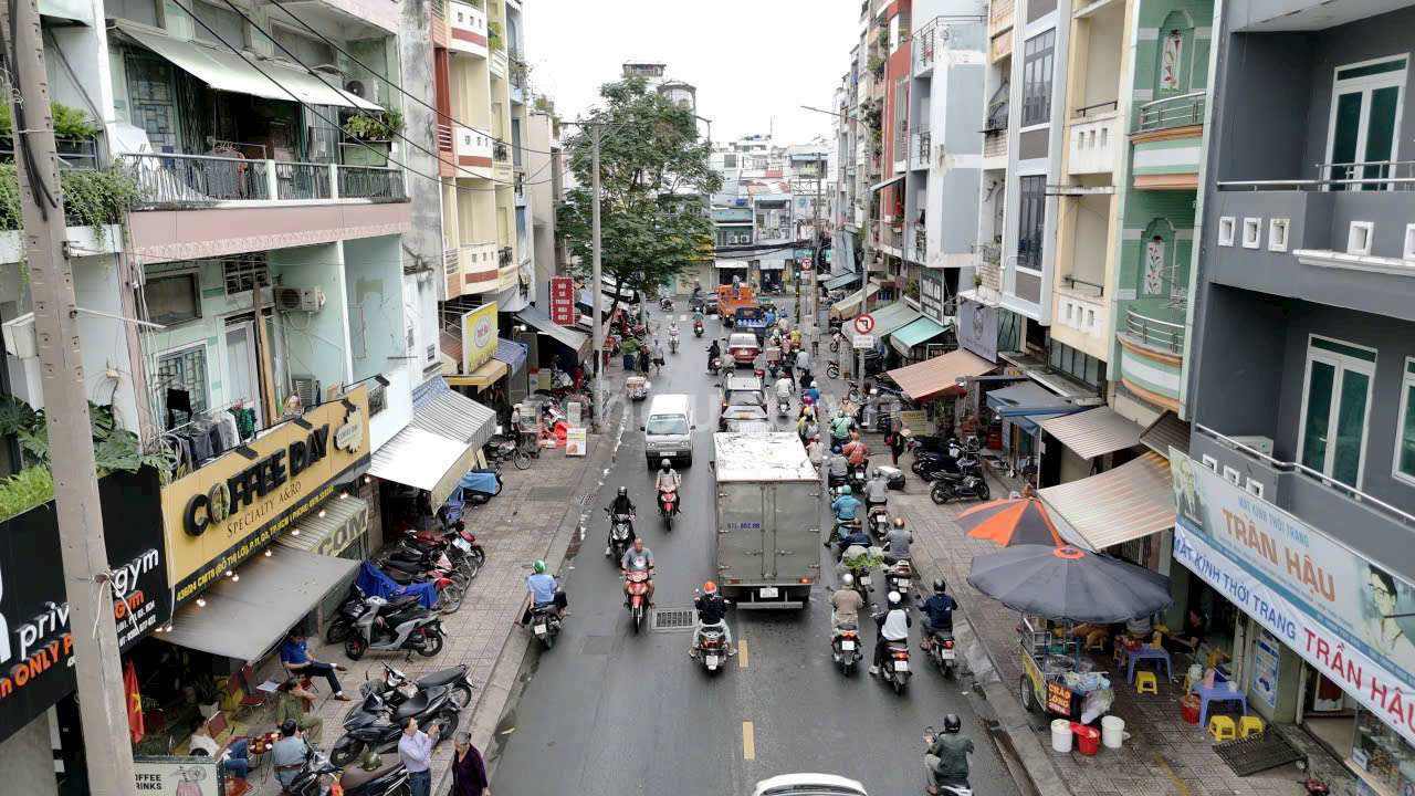 MT Trung Tâm Quận 3, Ngay Tuyến Metro 2 ( DT 4.2m x 15m, giá 17.9ty )