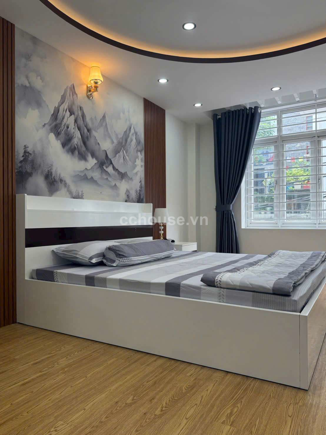 Nhà 5 tầng Hẻm xe hơi thông thoáng khu cao cấp Phan Đăng Lưu . P. Phú nhuận