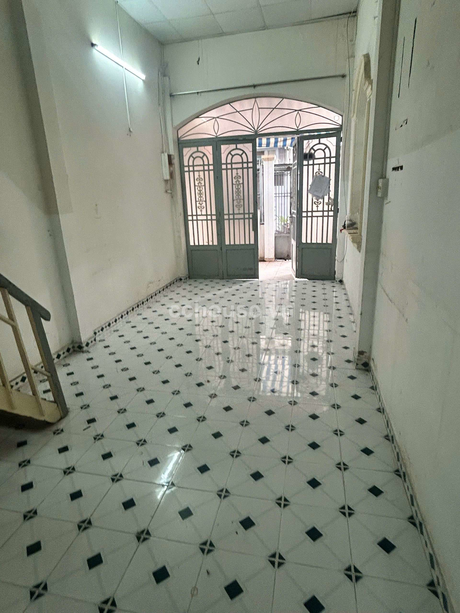 Bán nhà HXH 648 CMT8, P.Nhiêu Lộc. DT 3x21m, 2 tầng