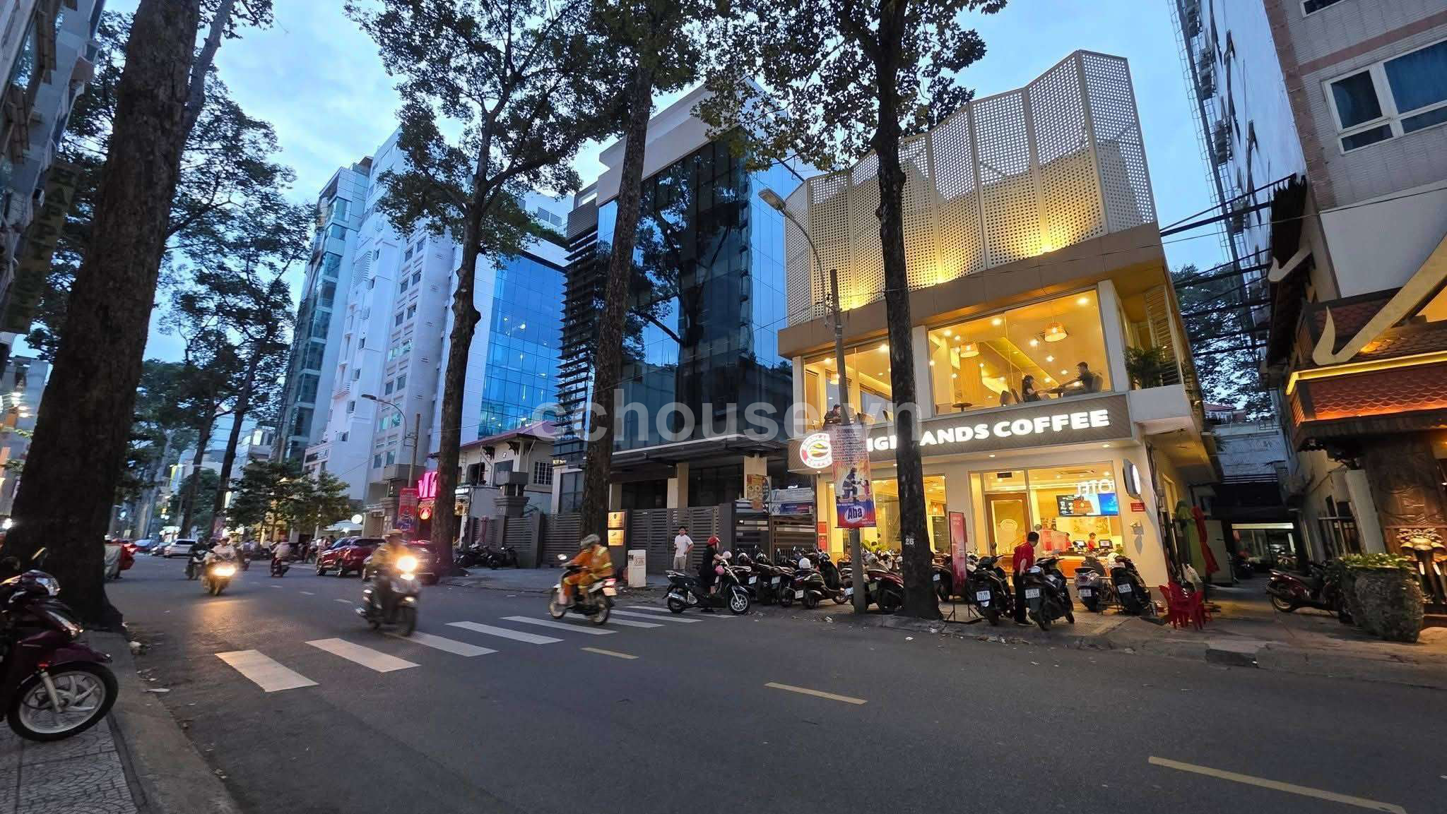 Khách sạn 2 Mặt Tiền 40-42 Bùi Thị Xuân, P Bến Thành, Quận 1 